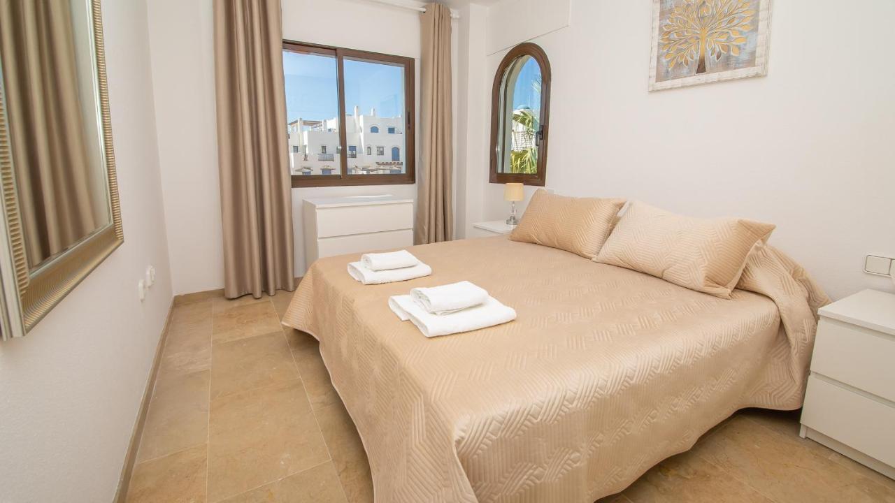 Lovely 2-Bed Apartment In Marina De La Duquesa Castillo de Sabinillas Kültér fotó